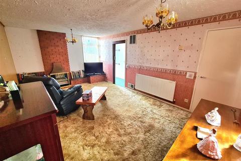 97 Brendon Way, Nuneaton, CV10 8NW