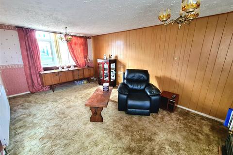 97 Brendon Way, Nuneaton, CV10 8NW