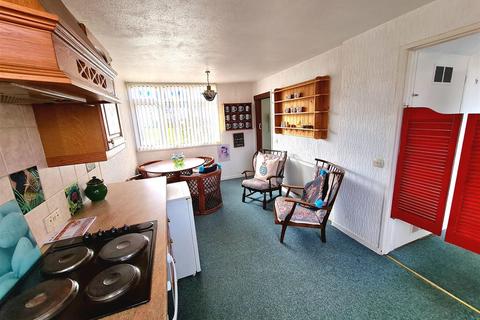 97 Brendon Way, Nuneaton, CV10 8NW