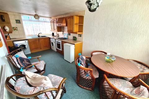 97 Brendon Way, Nuneaton, CV10 8NW