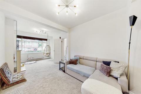 196 Wadham Gardens, Greenford, UB6 0BX