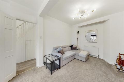 196 Wadham Gardens, Greenford, UB6 0BX