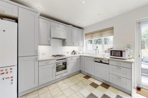 196 Wadham Gardens, Greenford, UB6 0BX