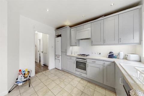 196 Wadham Gardens, Greenford, UB6 0BX