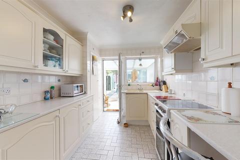 2 Forge Close, Sturry, Canterbury, CT2 0BJ