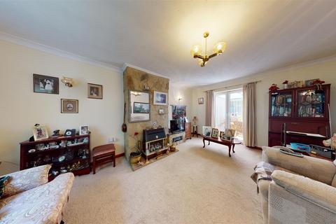 2 Forge Close, Sturry, Canterbury, CT2 0BJ
