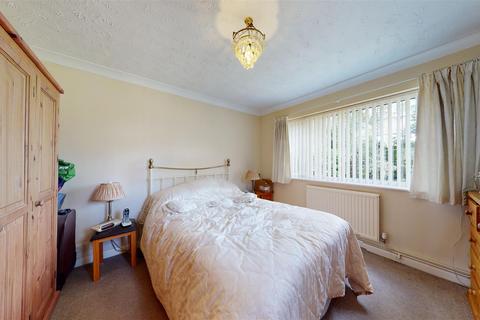 2 Forge Close, Sturry, Canterbury, CT2 0BJ