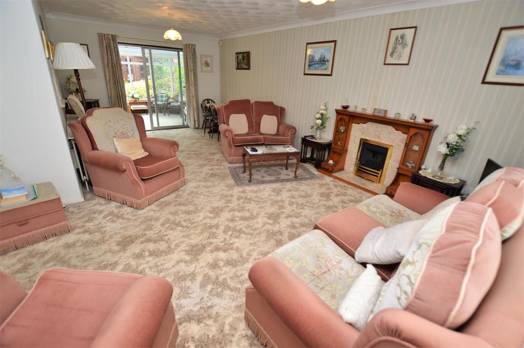 Woburn Close, Wigston, Leicestershire 3 bed detached bungalow £375,000