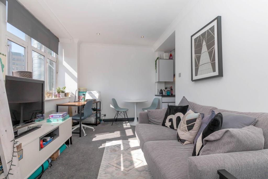 Living/Dining Area