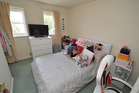 1 Burdock Close, Hamilton, Leicester, LE5 1UJ