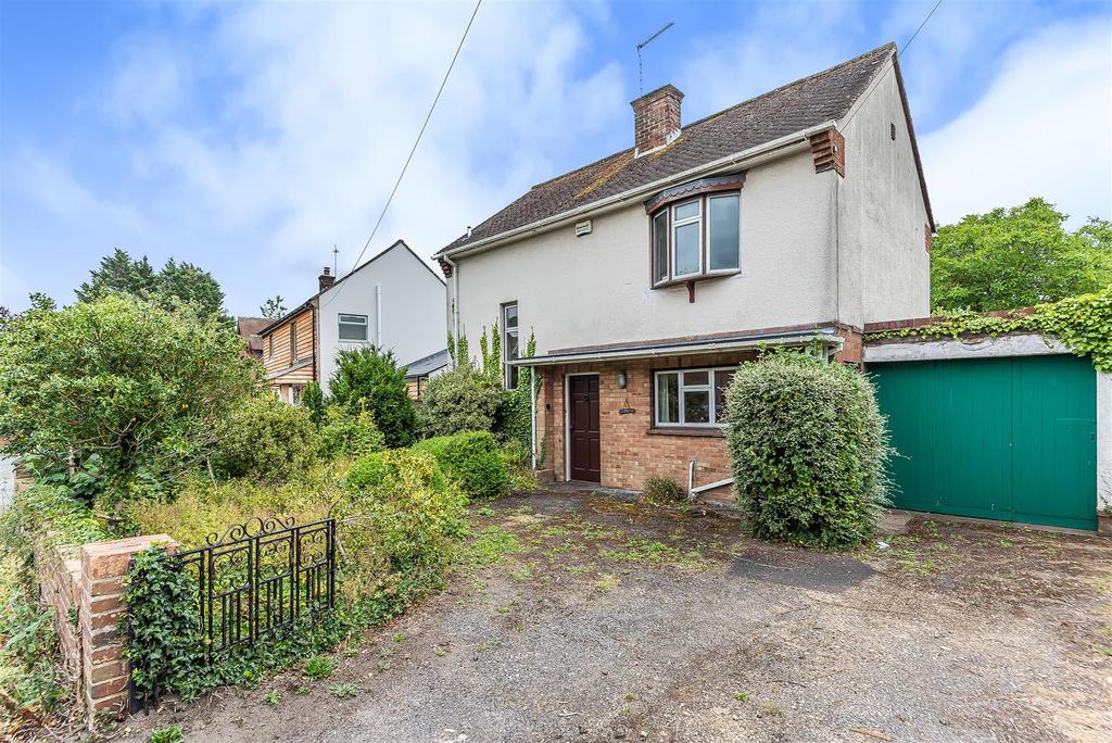 Queens Road, Devizes 3 bed detached house £400,000