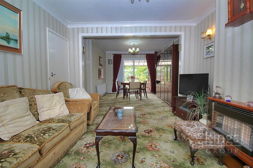 Royal Avenue, Waltham Cross 3 bed semidetached house £525,000