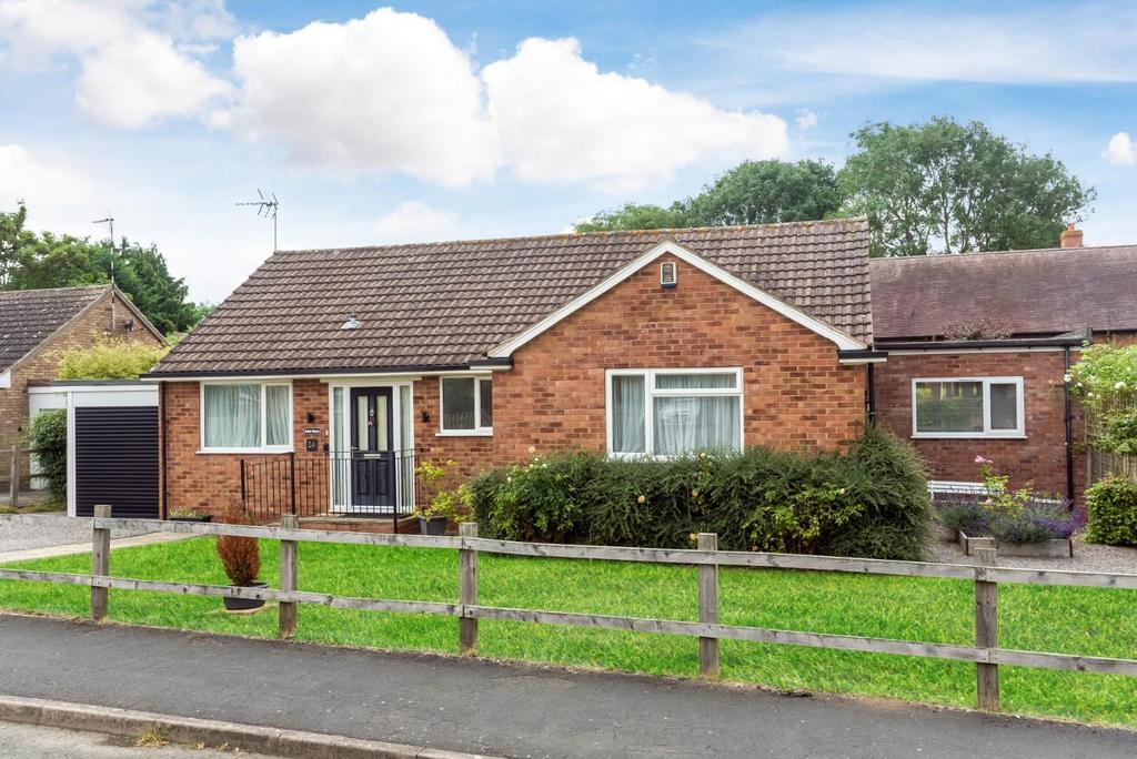 Swanfold, Wilmcote, StratforduponAvon 4 bed detached bungalow for