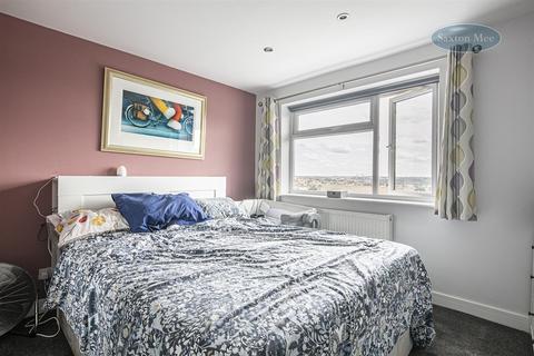 6 Ashurst Drive, Sheffield, S6 5LL