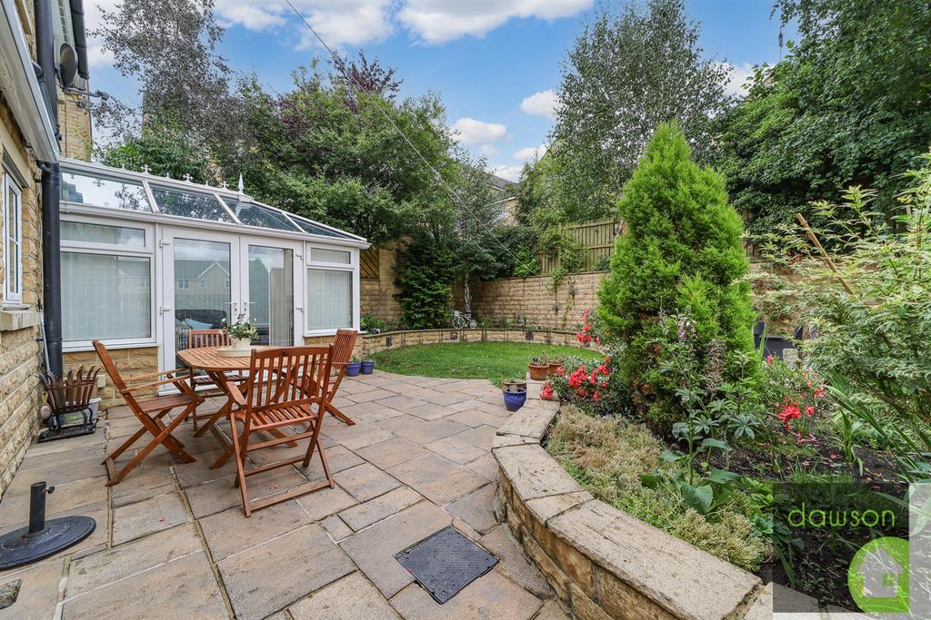 Cedar Grove, Bailiff Bridge, Brighouse 5 bed detached house £450,000
