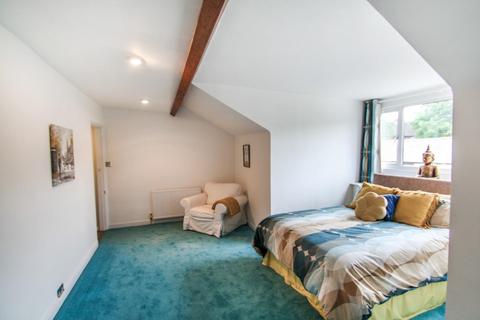 16 Cross Lane, Bingley, BD16 4LN