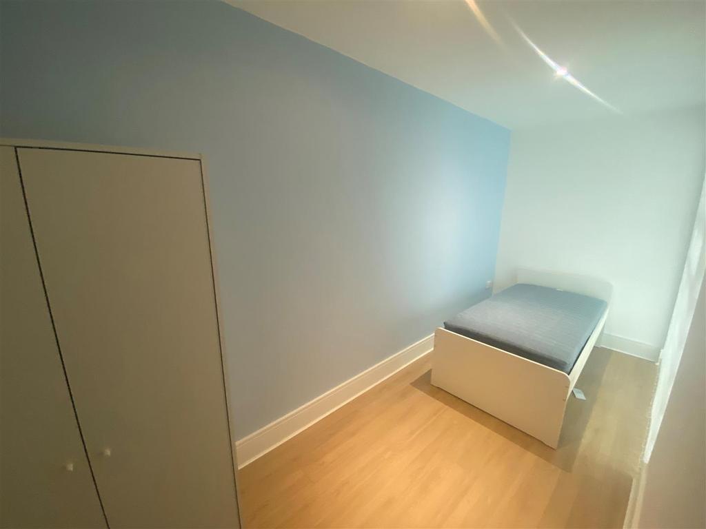 Bedroom 3.jpg