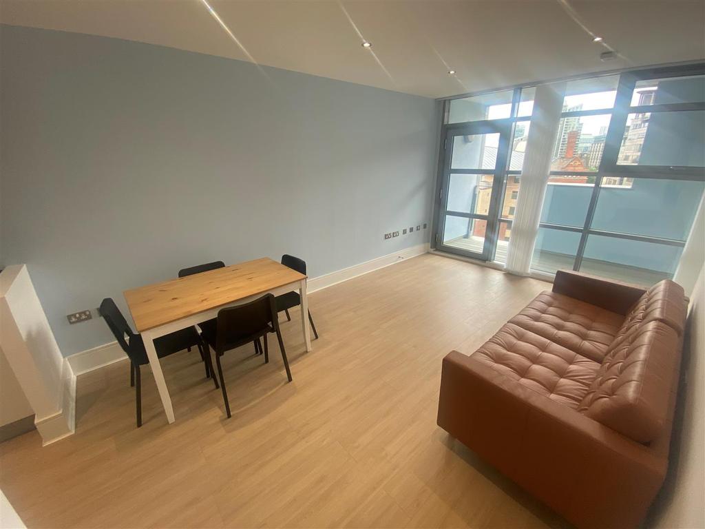 Lounge 2.jpg