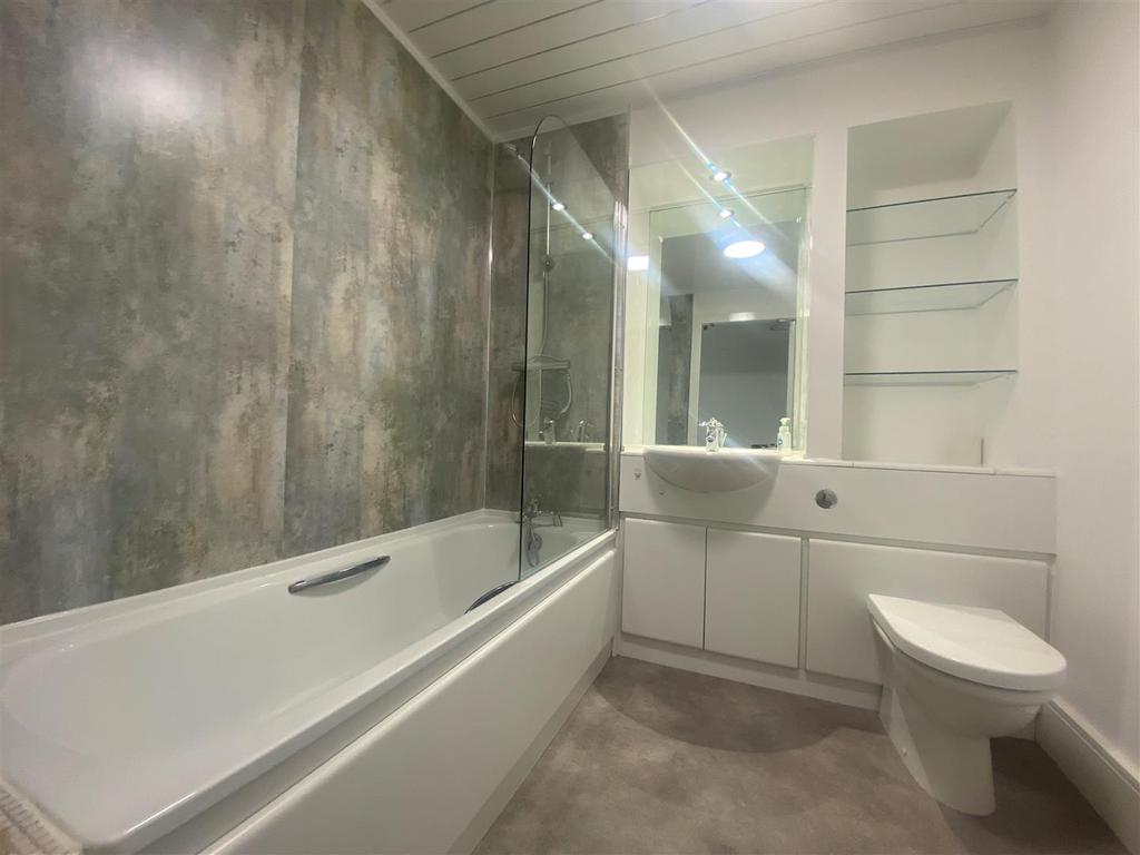 Bathroom.jpg