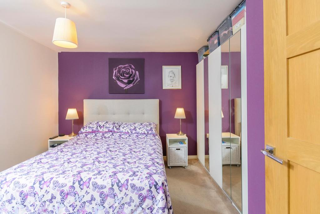 ESOLCELTSAC6 - Bedroom J.jpg