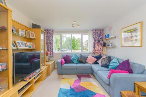 6 Castle Close, Bristol, BS10 7QU
