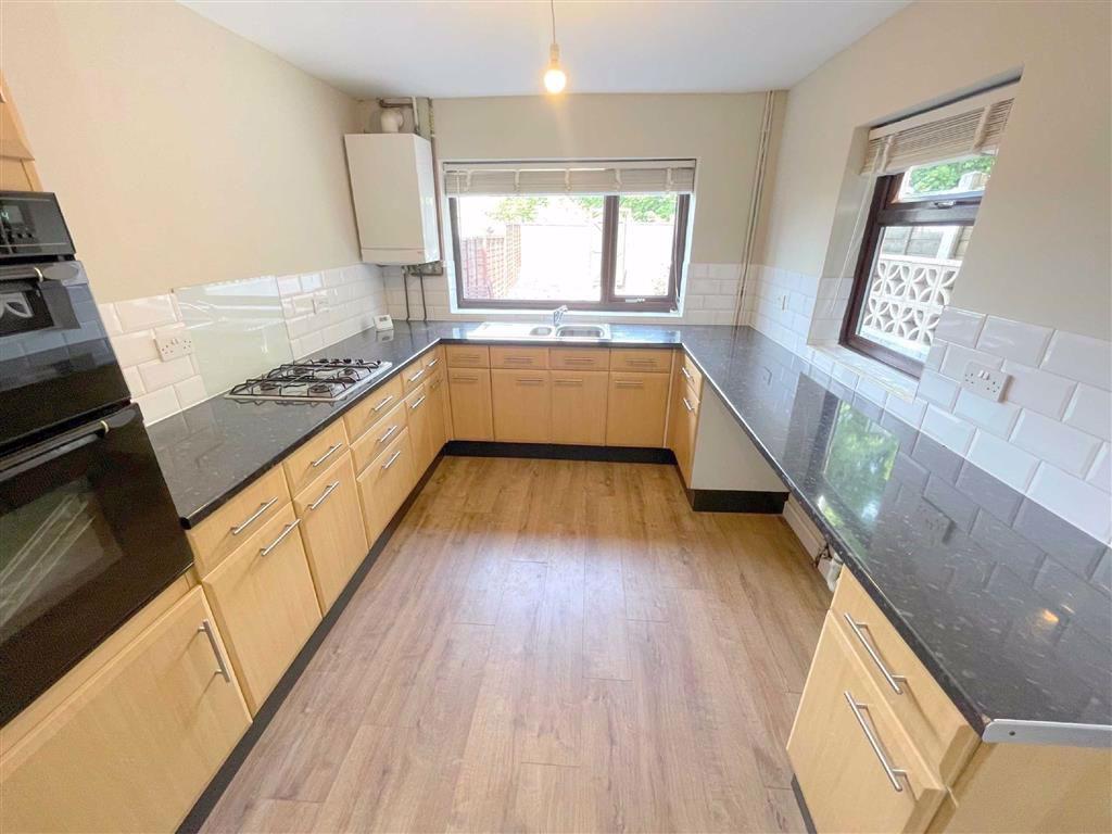 Ball Haye Green, Leek 3 bed terraced house £150,000