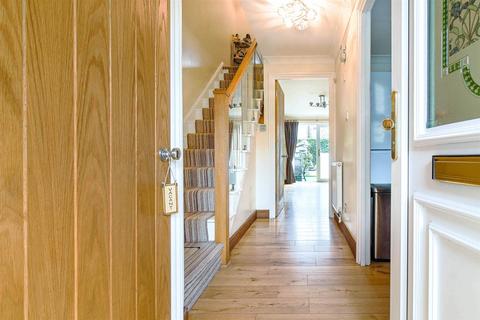 42b Fernhill Street, London, E16 2HZ