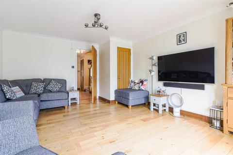 42b Fernhill Street, London, E16 2HZ