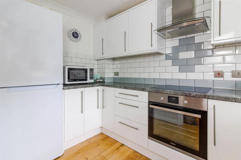 42b Fernhill Street, London, E16 2HZ