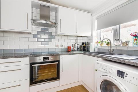 42b Fernhill Street, London, E16 2HZ
