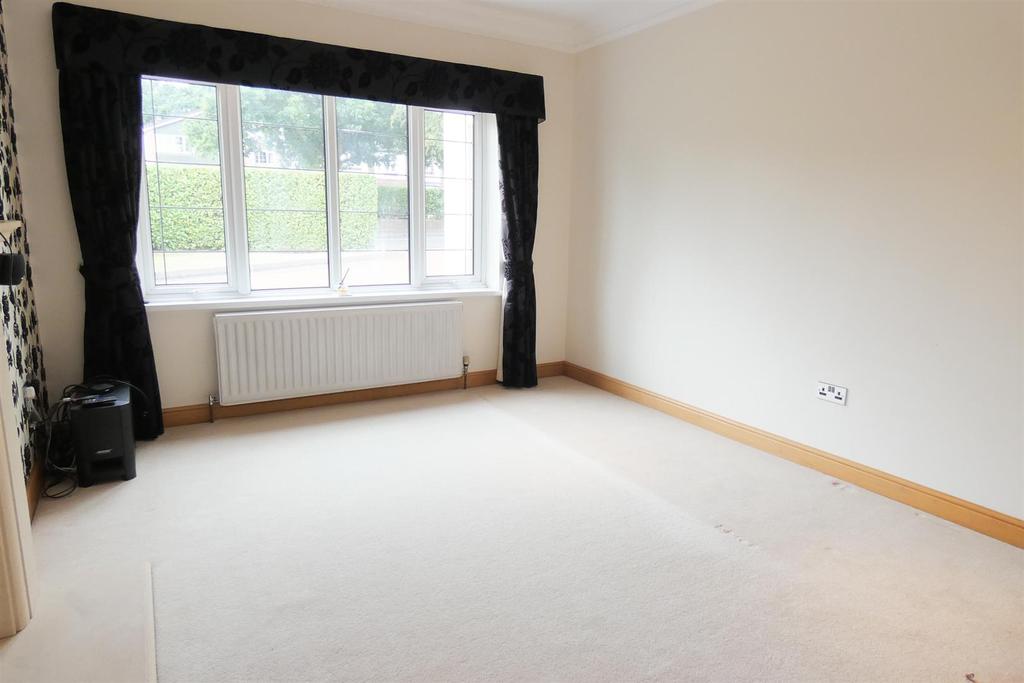 Pages Lane, Great Barr, Birmingham 4 bed detached house £675,000