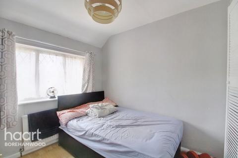 23 Barton Way, Borehamwood, WD6 1PQ