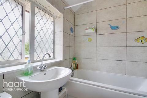 23 Barton Way, Borehamwood, WD6 1PQ