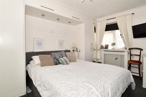 2 Ascot Way, Rustington, Littlehampton, BN16 3SB