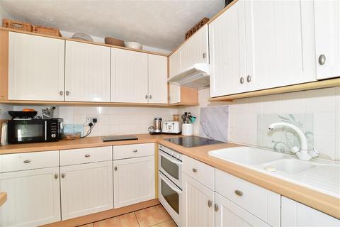 2 Ascot Way, Rustington, Littlehampton, BN16 3SB