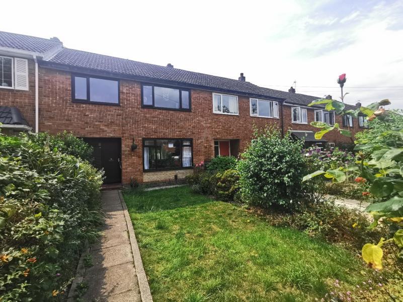 NEWTON GREEN, WAKEIELD, WF1 2QB 3 bed townhouse £975 pcm (£225 pw)
