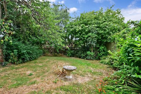 3 Bankfields, Headcorn, Ashford, TN27 9QY