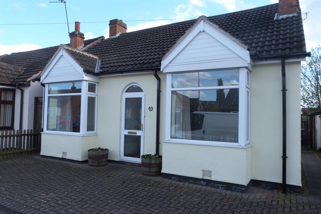 Brighton Avenue, Syston 2 bed detached house £850 pcm (£196 pw)
