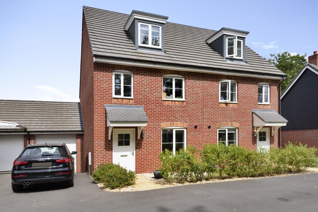 Harwell, Oxfordshire, OX11 3 bed semidetached house £425,000