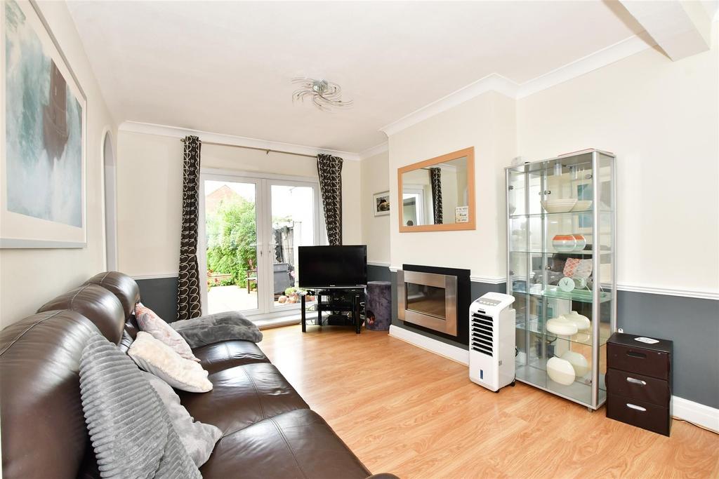 Askwith Road, Rainham, Essex 3 bed terraced house £450,000