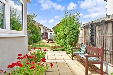 5 Askwith Road, Rainham, RM13 8EL