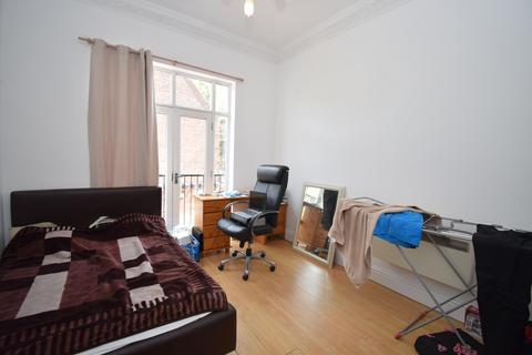 2 bedroom flat for sale - Tichborne Street, Highfields, LE2
