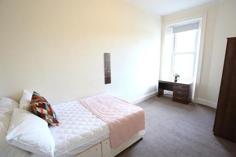 5 bedroom flat to rent, Morningside Road, Morningside, Edinburgh, EH10