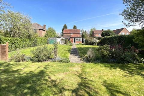 3 bedroom detached house to rent, Coleshill Lane, Winchmore Hill, Amersham, Buckinghamshire, HP7