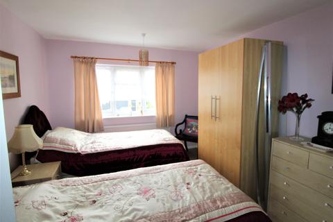 22 Tabrums Way, Upminster, RM14 1SP