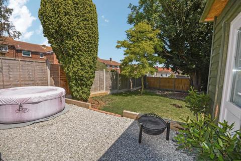 3 Airedale Close, Margate, CT9 2SZ