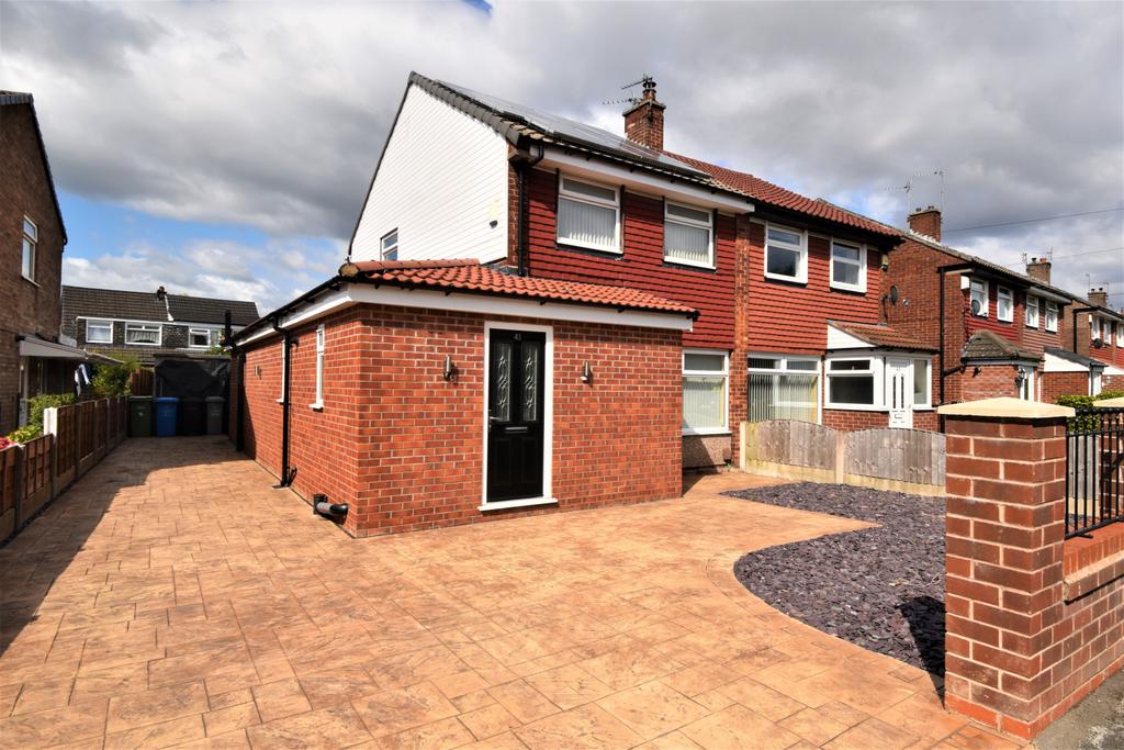 Shetland Way, Urmston 3 bed semidetached house for sale £350,000