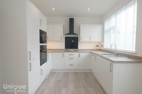 9 Cambridge Road, Fleetwood, FY7 7EY