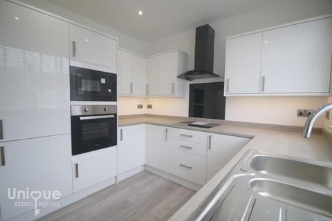 9 Cambridge Road, Fleetwood, FY7 7EY