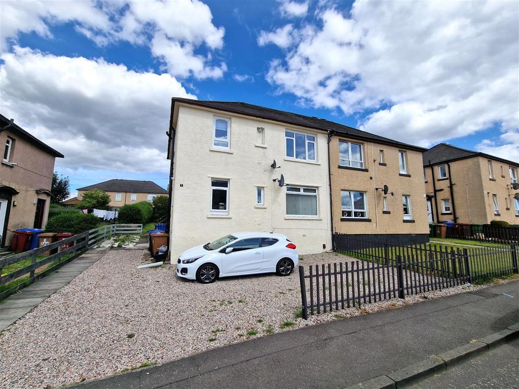 Carmuirs Avenue, Camelon, Falkirk 2 bed apartment £575 pcm (£133 pw)